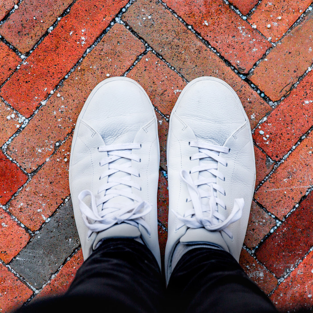 How to clean the white sneaker - A tutorial