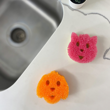 Load image into Gallery viewer, Scrub Daddy Dog Shape
